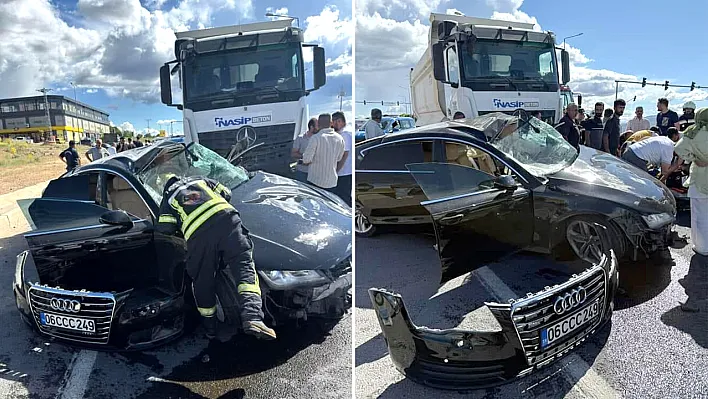 Elazığ'da kamyon ve otomobil çarpıştı