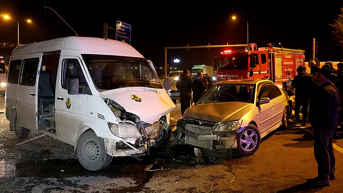 Elazığ'da kaza! Çok sayıda yaralı var