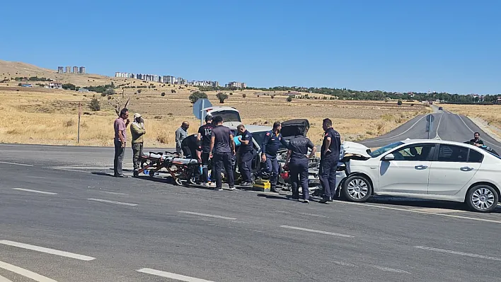 Elazığ'da kaza: Çok sayıda yaralı var