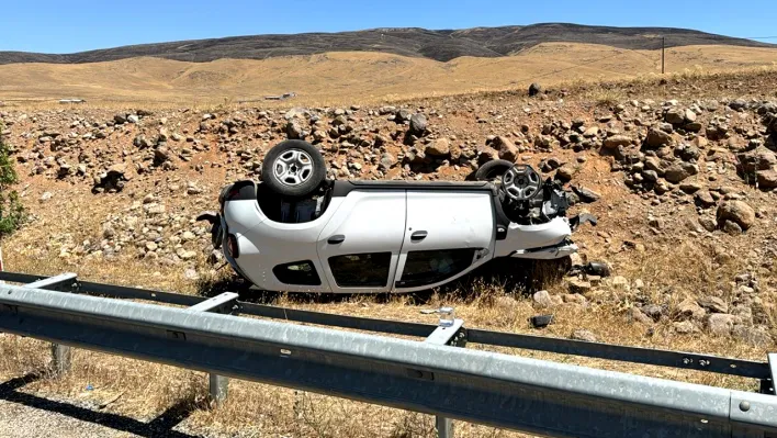 Elazığ'da kaza: Otomobil takla attı