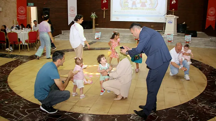 Elazığ'da 'Koruyucu Aile Günü'