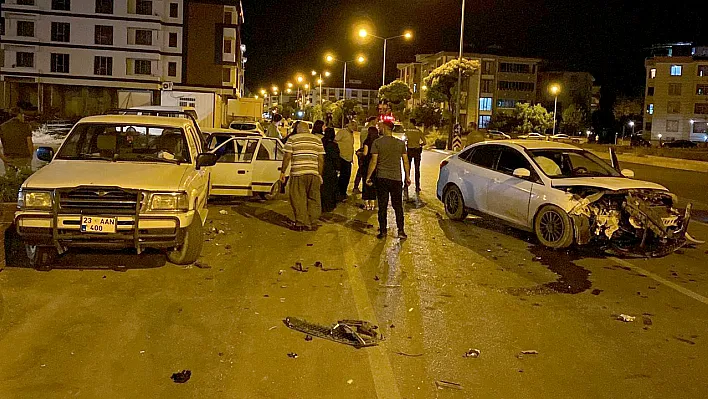 Elazığ'da Kuva-i Milliye Caddesi'nde kaza