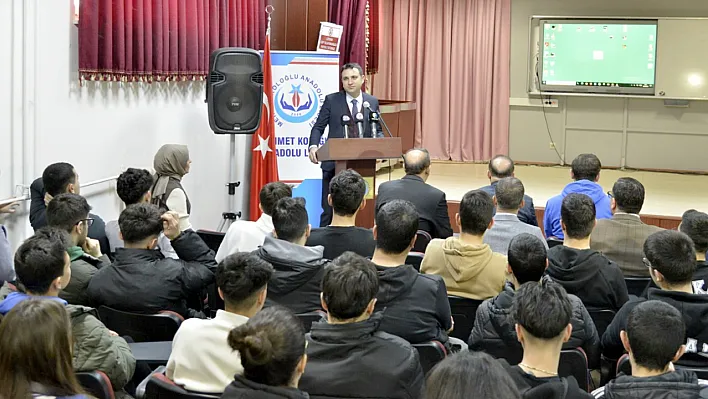 Elazığ'da liseliler ve dekanlar buluştu