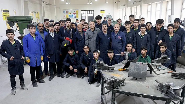 Elazığ'da meslek lisesi fabrikaları aratmıyor