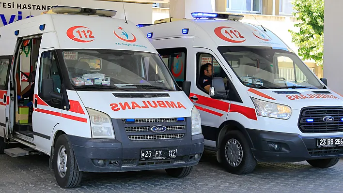 Elazığ'da motosiklet istinat duvarına çaptı