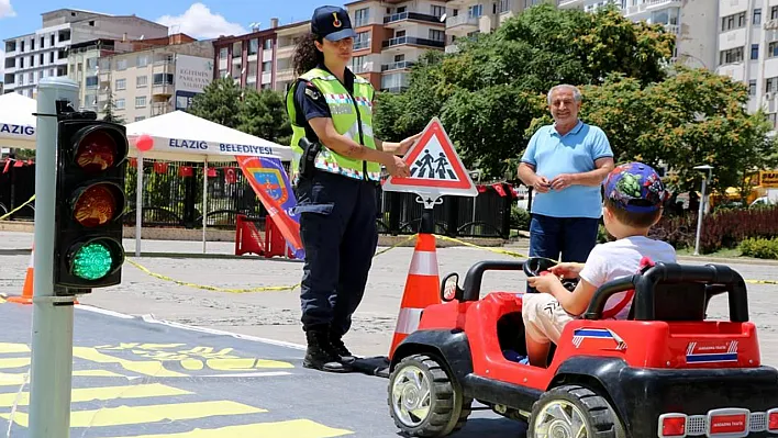 Elazığ'da öğrencilere trafik eğitimi