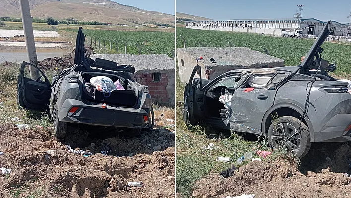 Elazığ'da otomobil şarampole devrildi