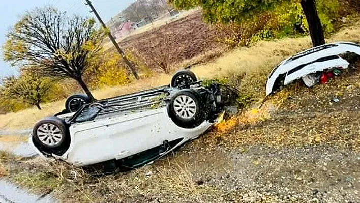 Elazığ'da otomobil takla attı