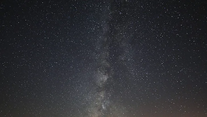 Elazığ'da 'Perseid meteor yağmuru' gözlemlendi