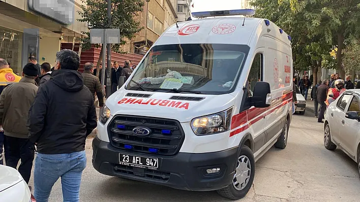 Elazığ'da pikaba çarpan bisikletli yaralandı