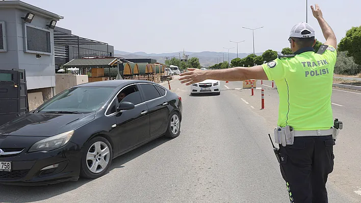 Elazığ'da polis ekiplerinden bayram denetimi