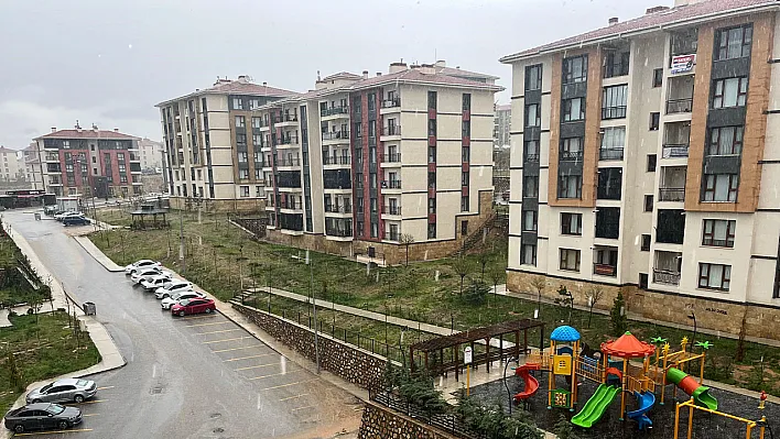 Elazığ'da sağanak etkili oluyor