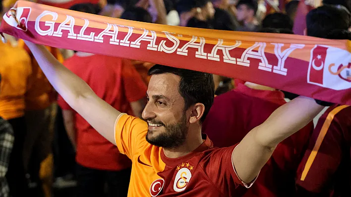 Elazığ'da sarı-kırmızı gece