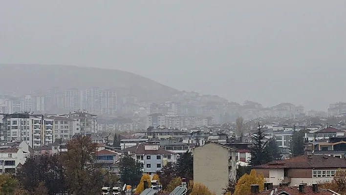 Elazığ'da sis etkili oldu