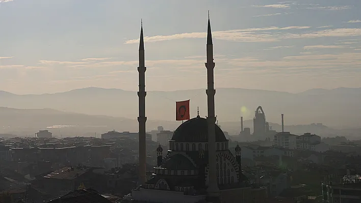 Elazığ'da sisli sabah