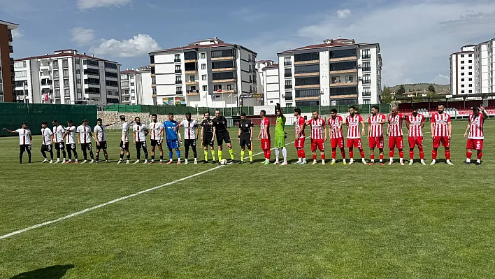 Elazığ'da Sivasgücü-Siverek maçı nefes kesti