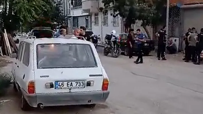 Elazığ'da sokak ortasında silahlı kavga
