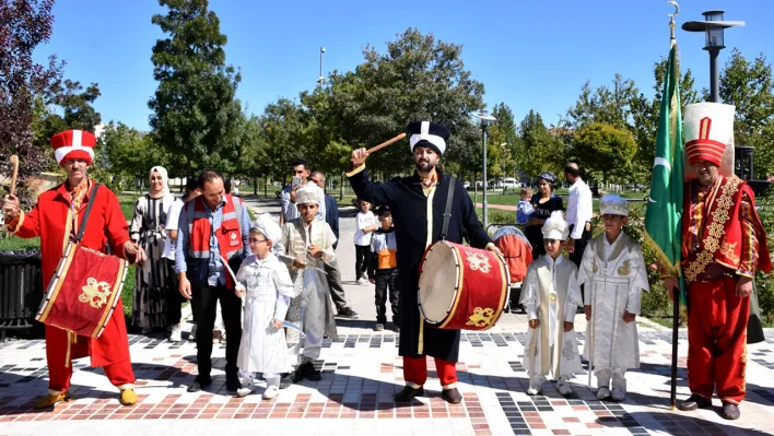 Elazığ'da sünnet şöleni düzenlendi