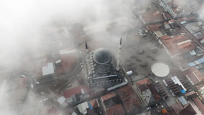 Elazığ'da tarihi camiler sisle buluştu