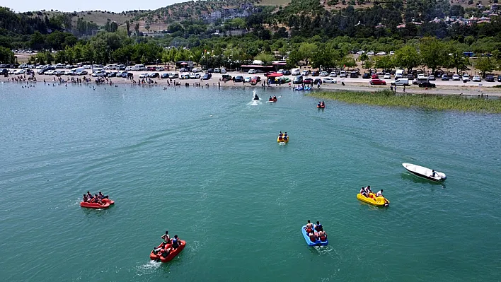 Elazığ'da tatilcilerin gözdesi: Hazar Gölü