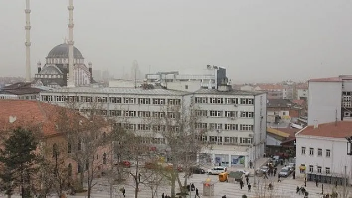 Elazığ'da toz bulutu etkili oldu