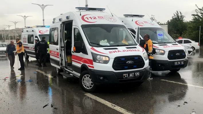 Elazığ'da trafik kazası! Yaralılar var...