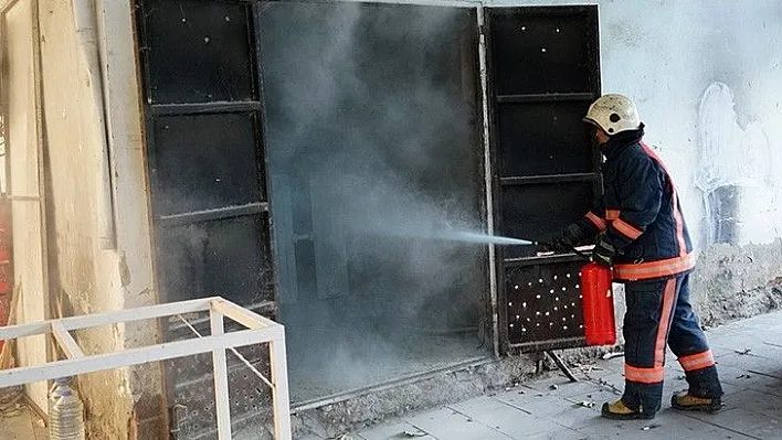 Elazığ'da trafo patladı