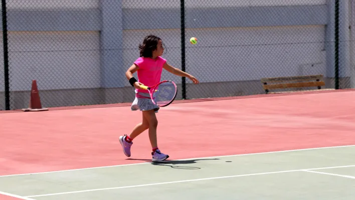 Elazığ'da 'Ulusal Tenis Turnuvası' başladı