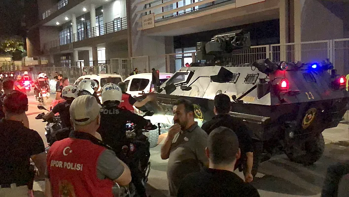 Elazığ'da zırhlı araçlarla stat tahliyesi