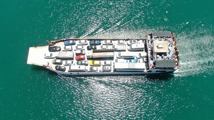 Elazığ'dan Tunceli'ye feribot yoğunluğu