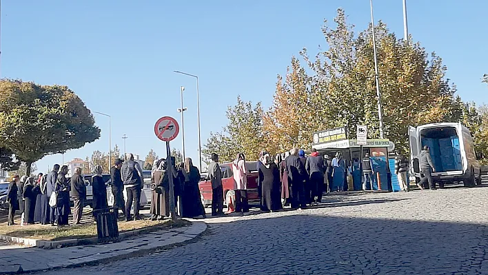 Elazığ halk ekmeğe ilk gün yoğun ilgi