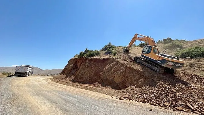 Elazığ İl Özel İdaresi çalışmalarını sürdürüyor