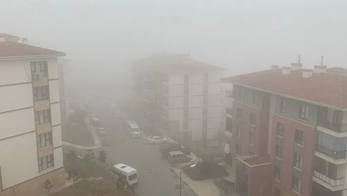 Elazığ'ın yüksek kesimlerde sis etkili oldu