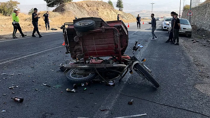 Elazığ-Pertek yolunda motosikletler çarpıştı