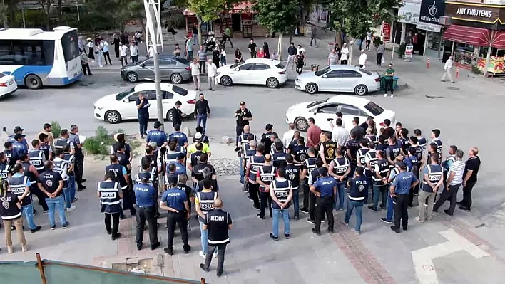 Elazığ polisi yoğun mesai sürdürüyor