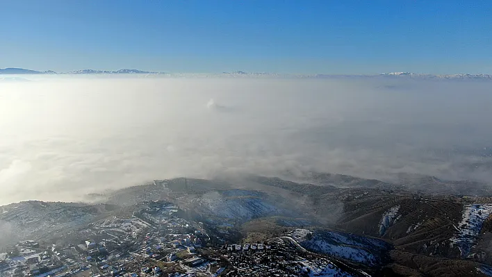 Elazığ sis denizinde kayboldu