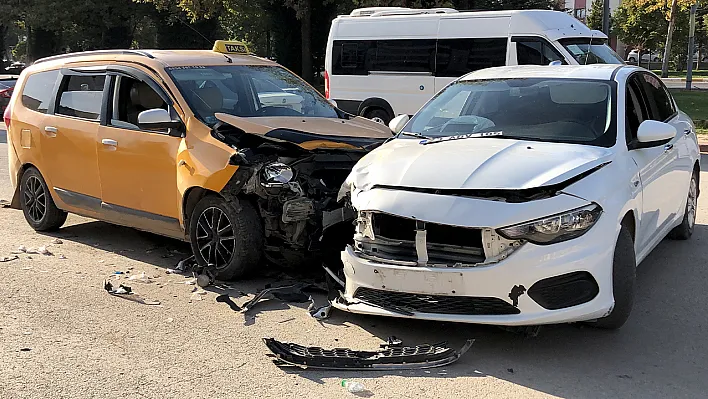 Elazığ trafiğinde 253 kaza, 169 yaralı ve 3 can kaybı