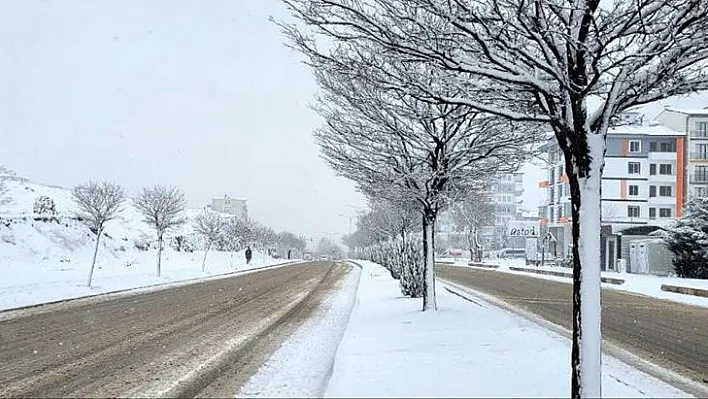 Elazığ yeniden beyaz gelinliği giydi