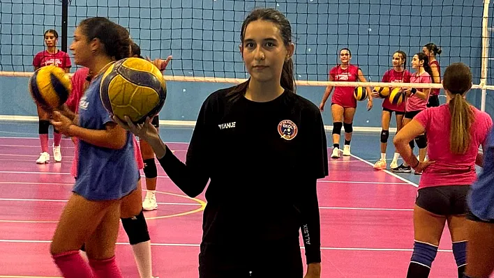 Elazığlı voleybolcu, İtalya'ya transfer oluyor