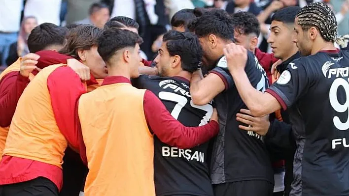 Elazığspor ligi 2. bitirdi