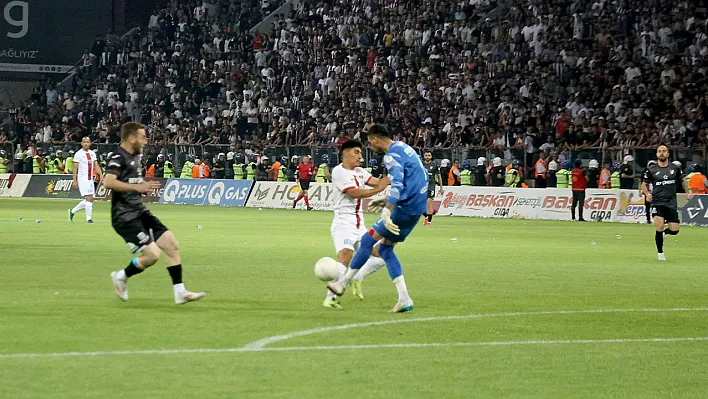 Elazığspor-Vanspor maçı yarıda kaldı