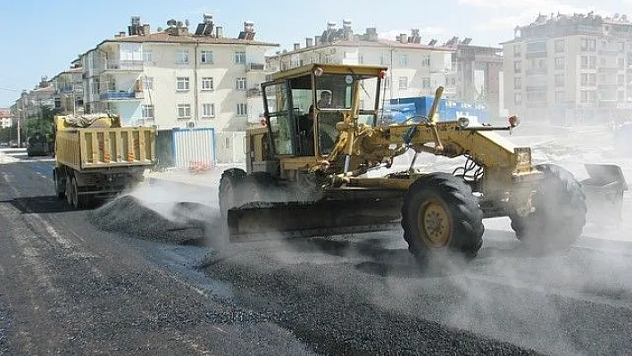 Fen işleri müdürlüğü baharı hızlı karşıladı