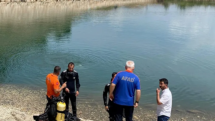 Fotoğraf çekmek isterken canından oldu