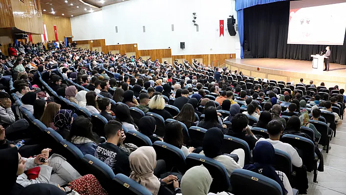 FÜ'de öğrencilere 'uyum eğitimi' verildi