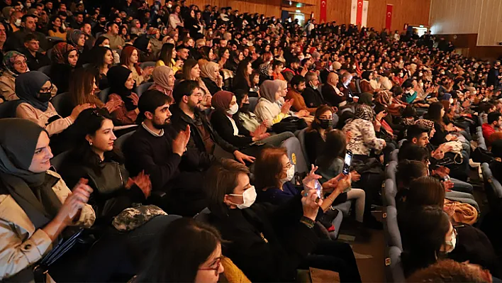 FÜ'de piyano konserine yoğun katılım