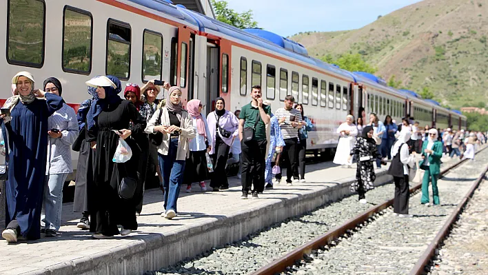 FÜ'den 50. yıla özel tarihi yolculuk