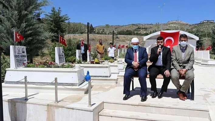 Garnizon Şehitliği'nde anma töreni düzenlendi