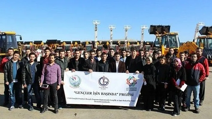 Gençler İş Başında