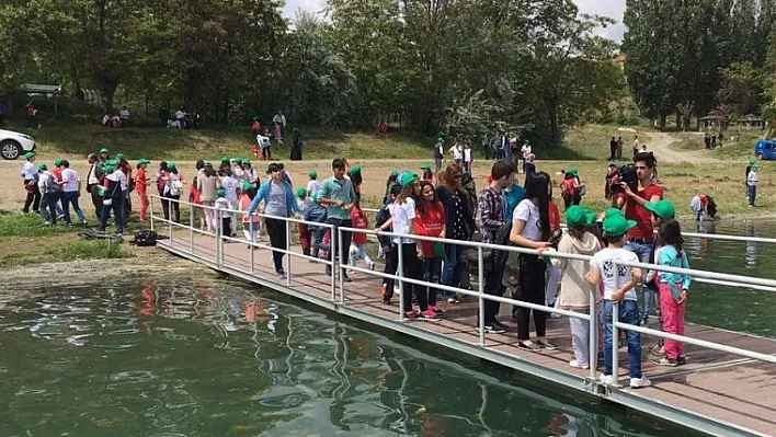 Öğrencilerden örnek  çevre temizliği