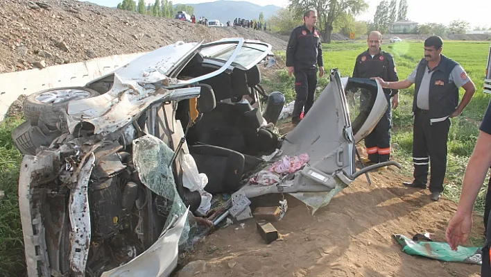 Elazığ'da feci kaza: 2 ölü, 3 yaralı